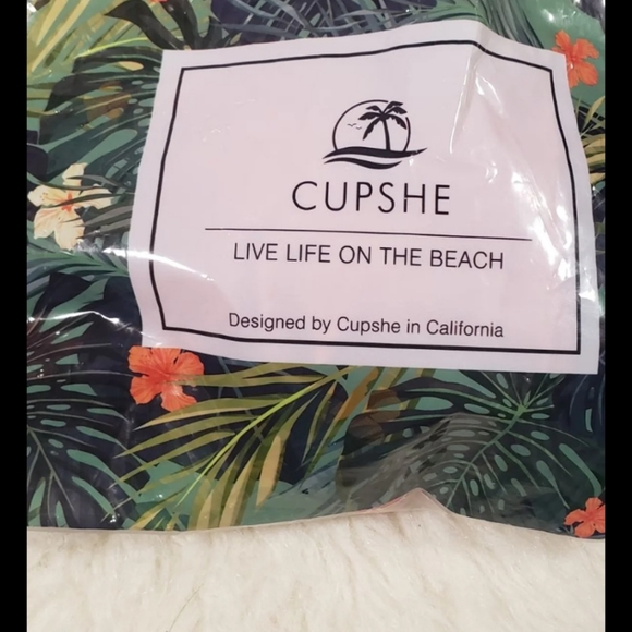 CUPSHE Swimsuit small - Picture 3 of 11